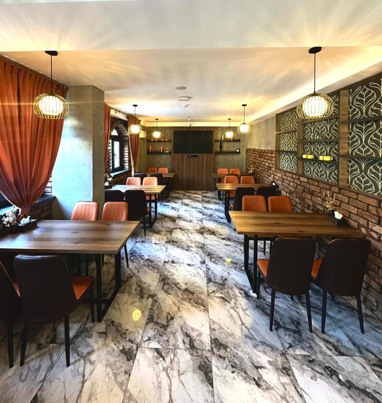 Botanic Boutique Hotel Bichkek Extérieur photo